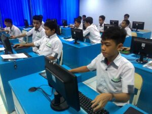 lab-kom.jpg
